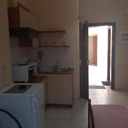 Home 3* Pátra