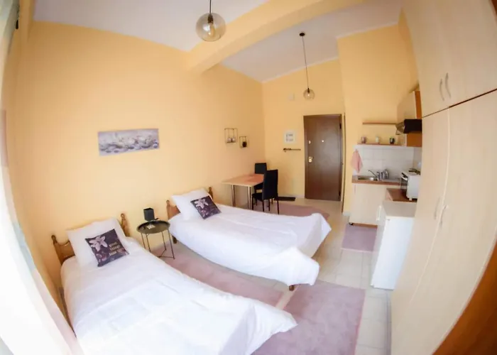 Home 3* Patras
