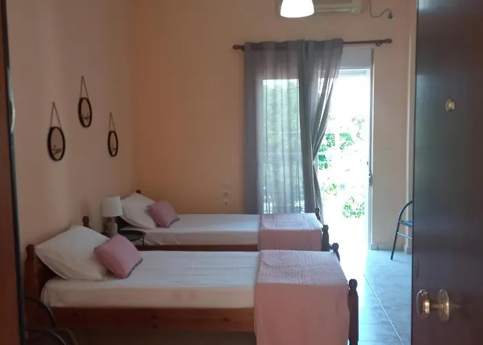 Home 3* Patras