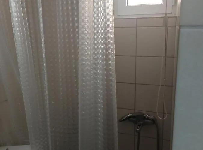 Home 3* Patras