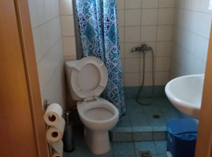 Home 3* Patras