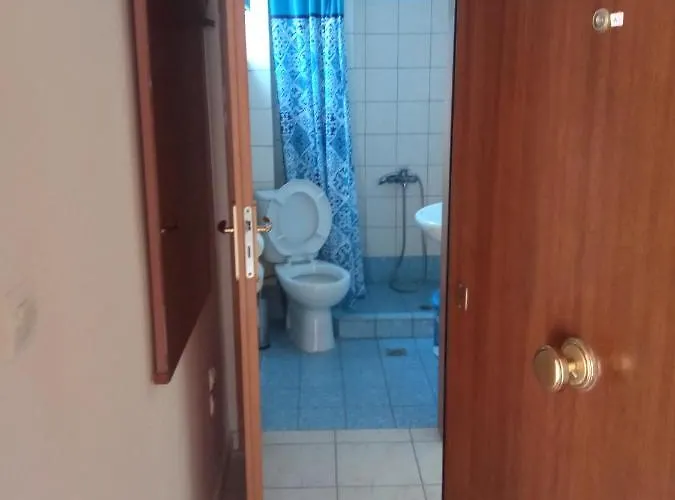 Home 3* Patras