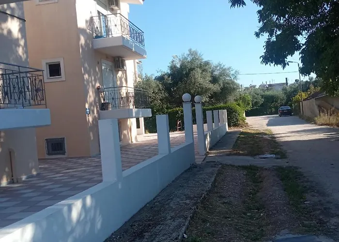Home 3* Patras