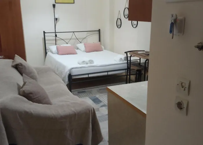 Gæstehus Home Patras
